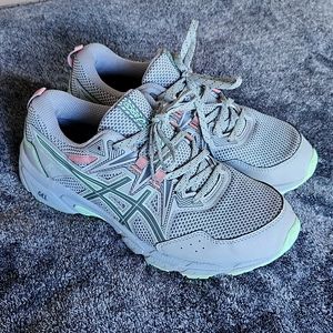 🌞SALE🌞Women's 7.5 ASICS Gel Venture 8